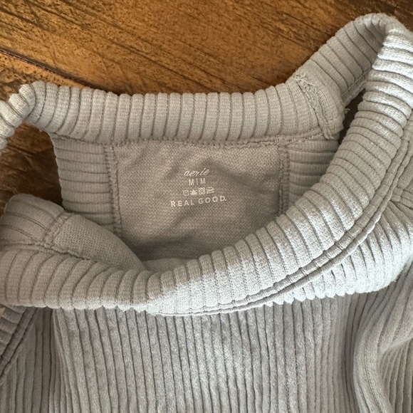 Aerie crop top. Size medium. - Picture 5 of 5